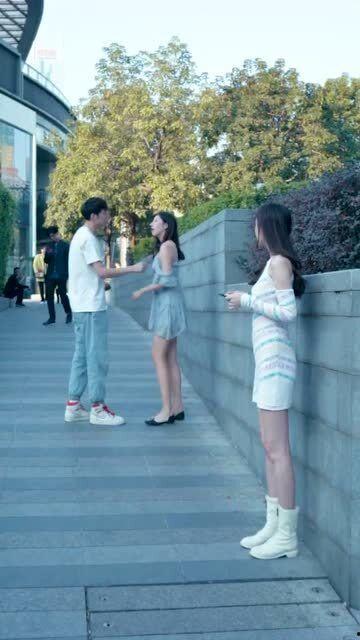 网红情侣吵架吃瓜视频大全,甜蜜与矛盾并存